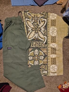 Scrub Set Boho Floral Print Women’s Top Size Medium Cherokee Pants Size Small